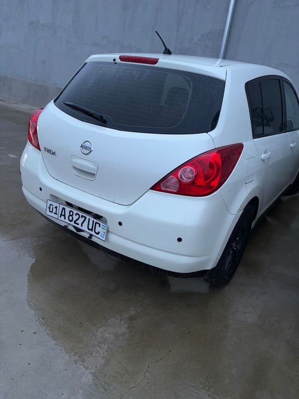 Nissan tiida sotiladi 2008 yil