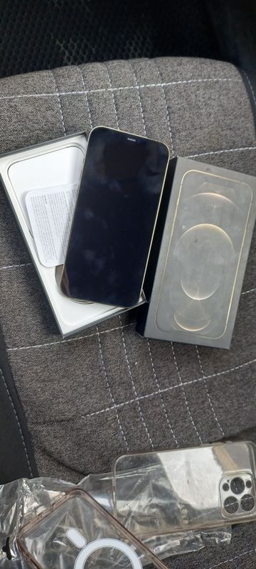 Iphone 12promax xolati yaxshi 128xotira 74yomkost 330$ Iphone 12promax xolati yaxshi 128xotira 74yomkost 330$