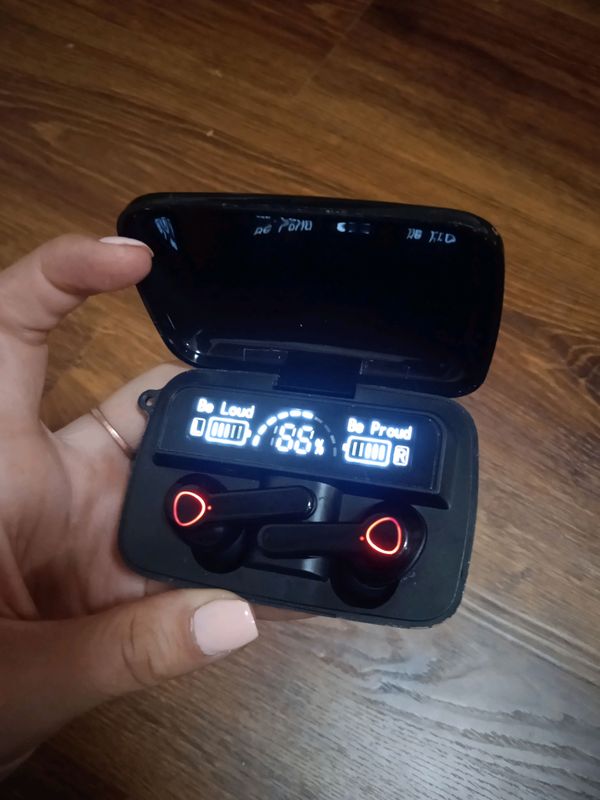 Bluetooth naushnik sotiladi rosiski yangi 200ming