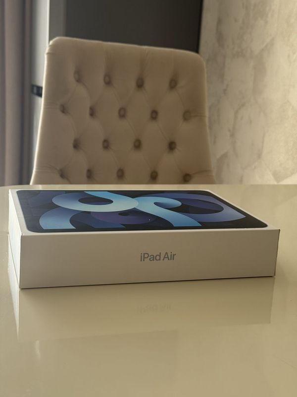Продается IPad Air 4 256 Wi-Fi + SIM Продается IPad Air 4 256 Wi-Fi + SIM
