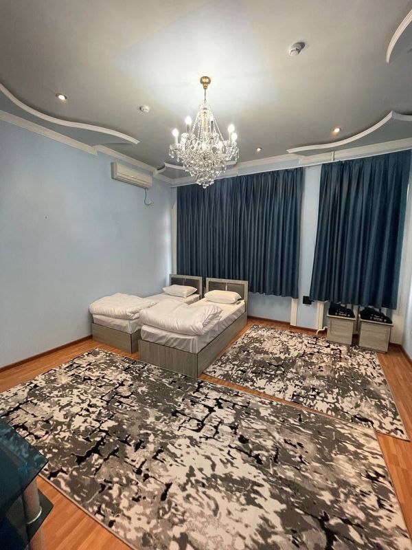 Продаётся дом 4.4 сотки на ул.Юнуса Раджаби 300м² ор-р: м.Космонавты Продаётся дом 4.4 сотки на ул.Юнуса Раджаби 300м² ор-р: м.Космонавты
