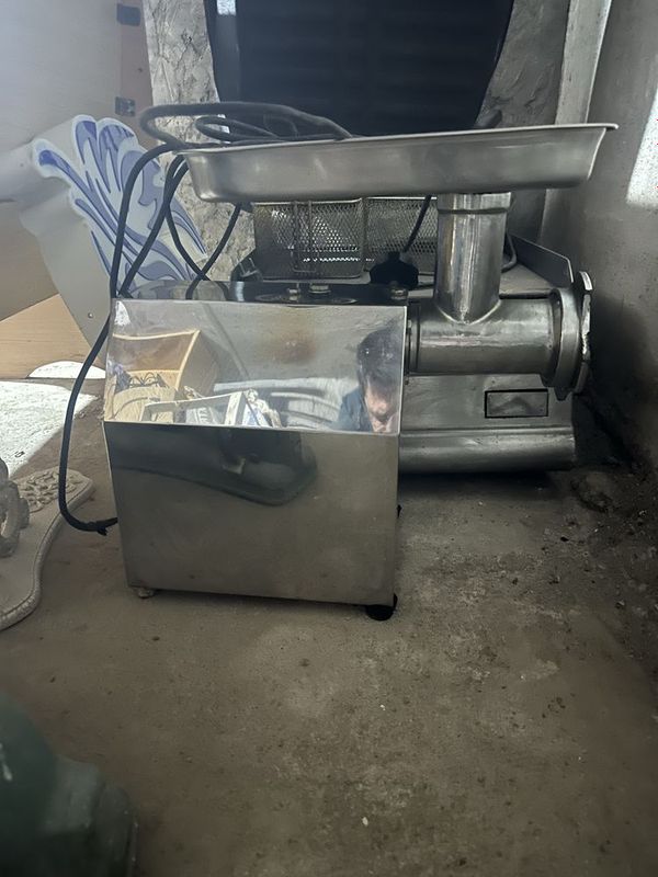 Продается мясорубка Продается мясорубка