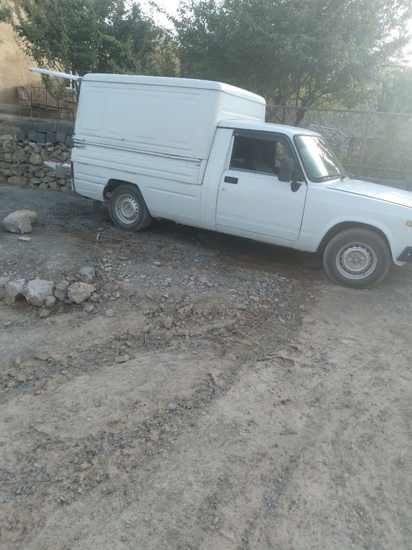 Holati yaxshi vaz 21 07 pikap oq gaz benzin