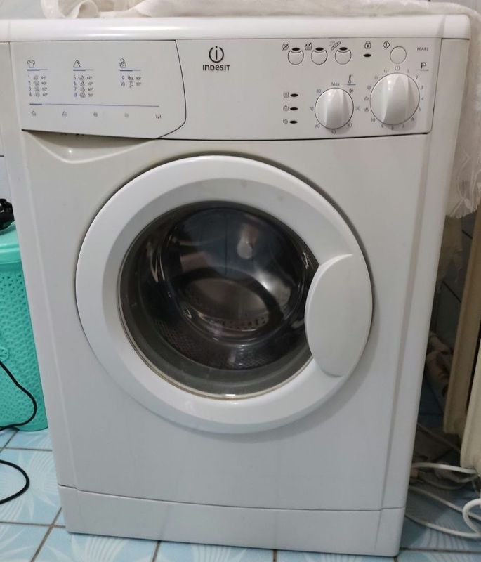 Продаётся стиральная машина Indesit wia82 итальянской сборки Продаётся стиральная машина Indesit wia82 итальянской сборки