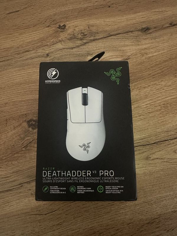 Razer DeathAdder V3 Pro Razer DeathAdder V3 Pro