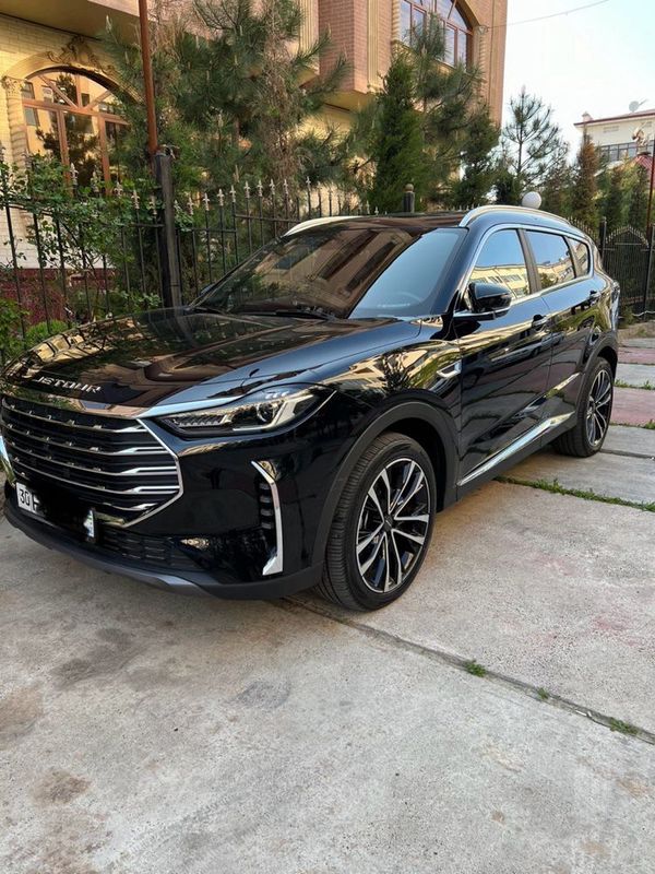 Продаю Jetour X70 plus Продаю Jetour X70 plus