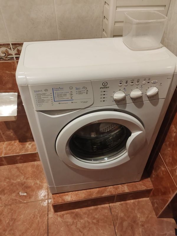 Стиральная машина Indesit Wiul83