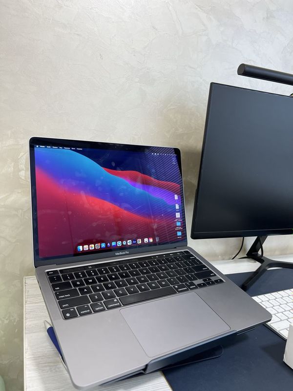 Macbook pro m1 13.3 сотилади зўр холатда Macbook pro m1 13.3 сотилади зўр холатда