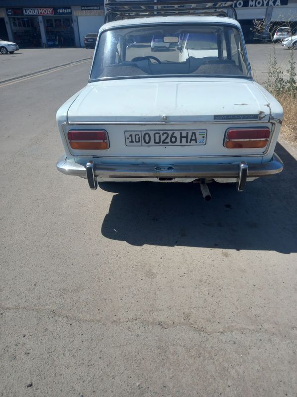 Vaz 03 sotiladi 1500 $