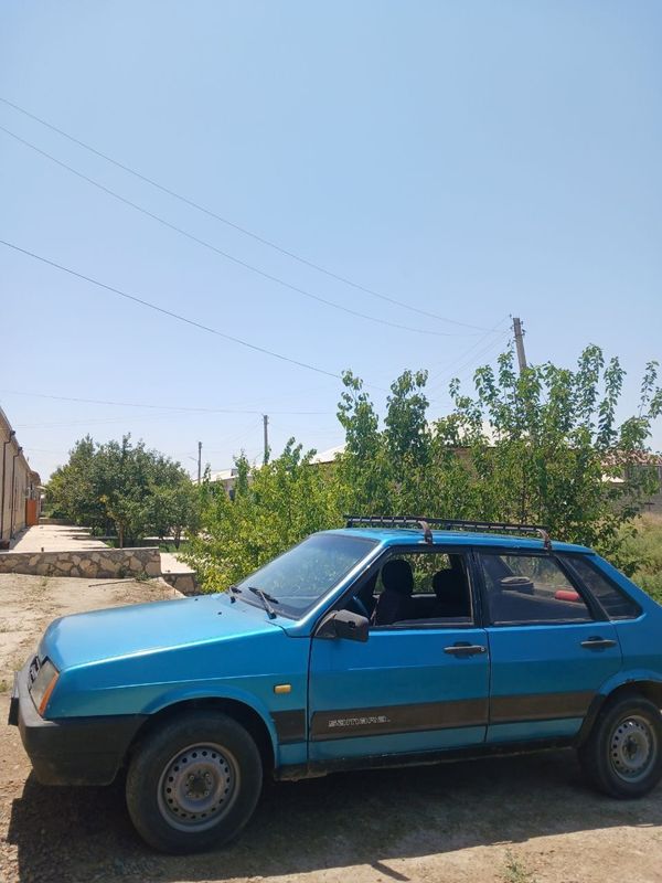 Vaz 2109 машина сотилади