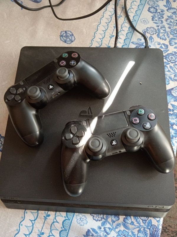 Продаётся PlayStation 4 Slim 500 GB