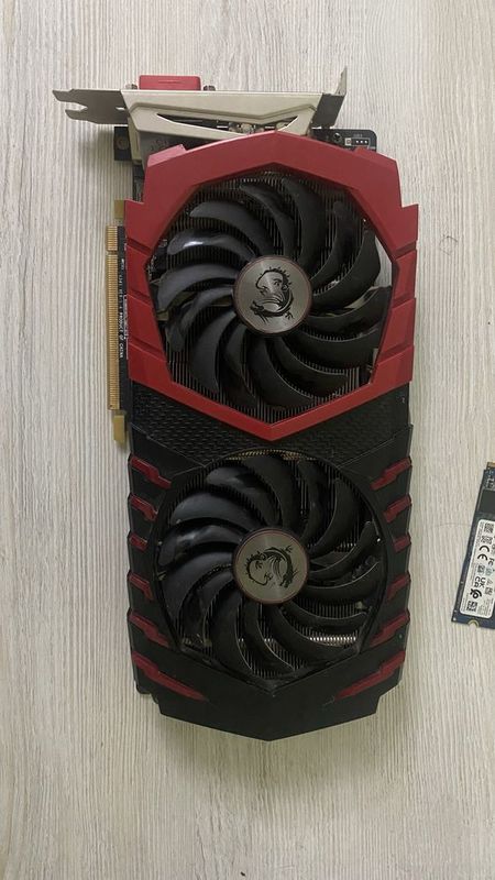 Видеокарта MSI RX 580 Gaming X 4Gb Видеокарта MSI RX 580 Gaming X 4Gb