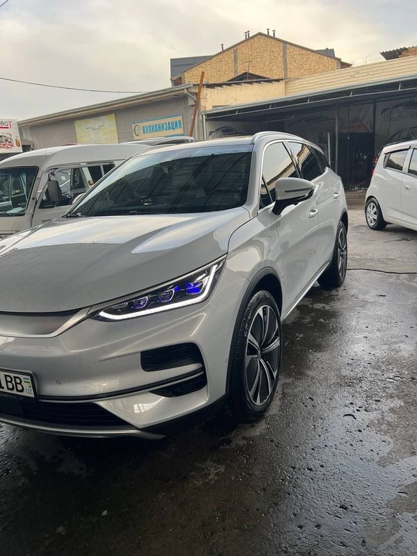 BYD TANG 635km 4wd