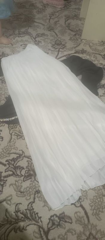 Ayollar koʻfta yufkasi rangi oq qora razmerxxl kiyilmagan yangi Ayollar koʻfta yufkasi rangi oq qora razmerxxl kiyilmagan yangi