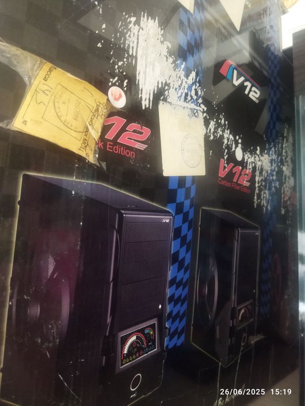 V12 Carbon Feber Edition, 3 yil kafolat moskvadan opkelingan V12 Carbon Feber Edition, 3 yil kafolat moskvadan opkelingan