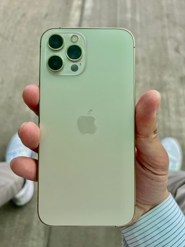 Iphone 12 pro max Gold