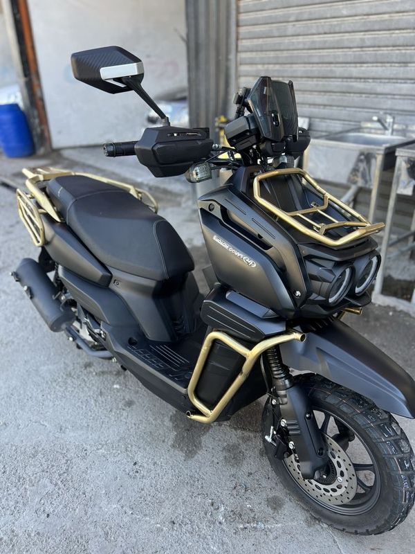 Srochni tank skuter sotiladi