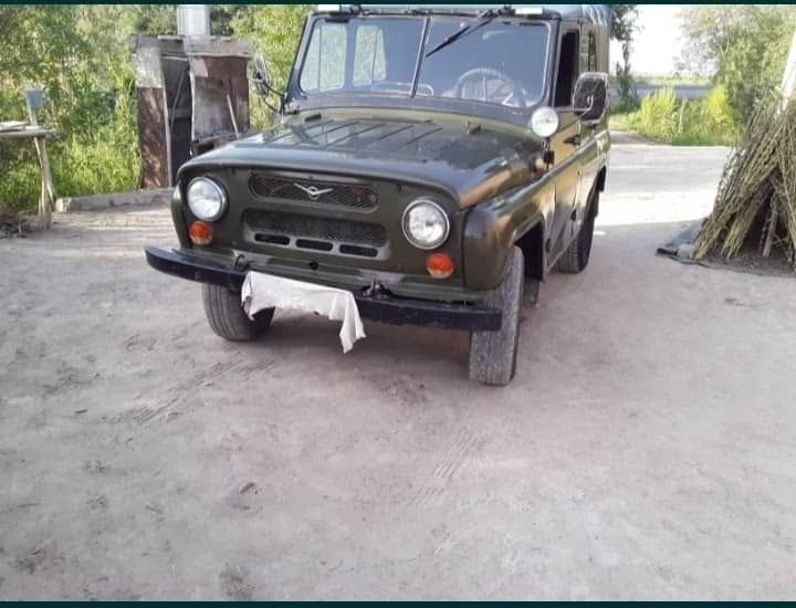 UAZ 469 sotiladi