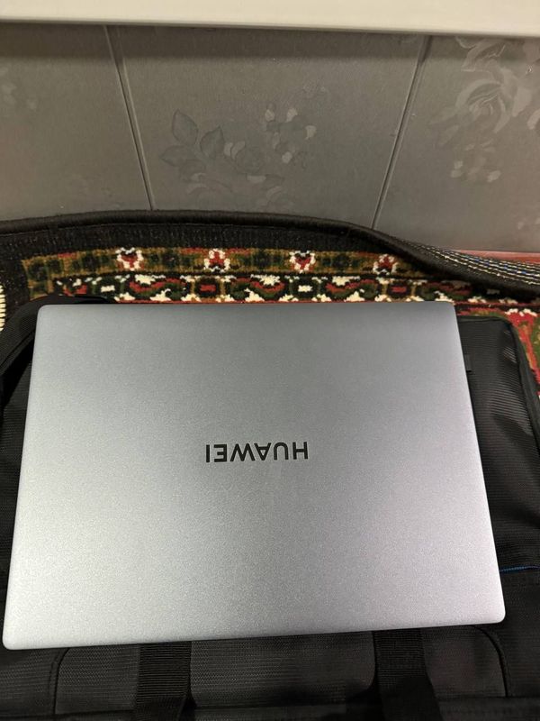 Huawei mate book D14