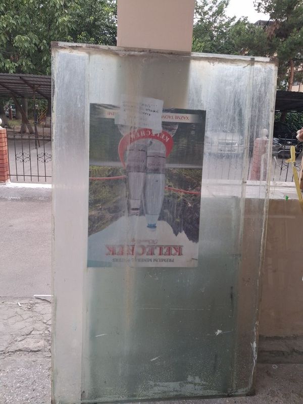 Oyna sotiladi narxini mijoz bilan kelishamiz Oyna sotiladi narxini mijoz bilan kelishamiz