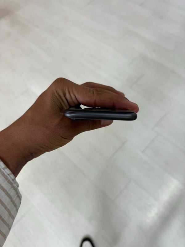 iphone 11 64 gb sotiladi