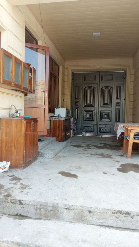 Фаргона шахрида ховли уй сотилади Фаргона шахрида ховли уй сотилади