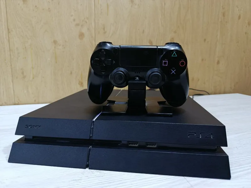 Продаётся игровая консоль PlayStation 4 Fat 1TB Продаётся игровая консоль PlayStation 4 Fat 1TB