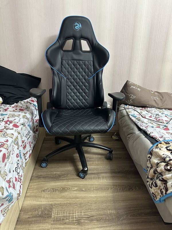 Продам игровое кресло Продам игровое кресло