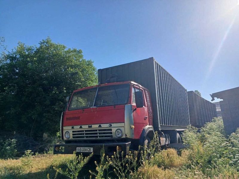 Камаз 53212 қизил прицепи билан бирга Камаз 53212 қизил прицепи билан бирга