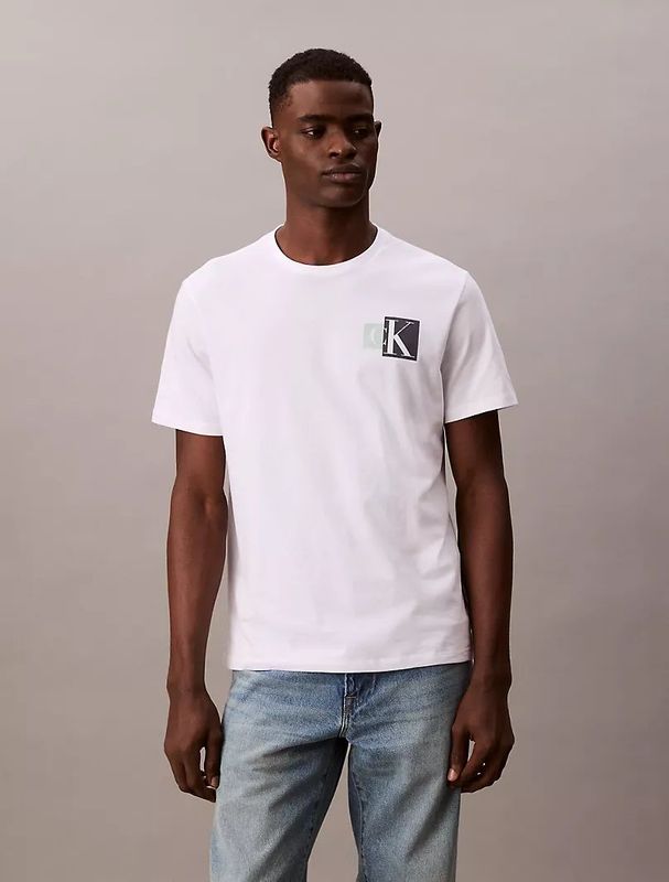 Футболки от Calvin Klein Футболки от Calvin Klein