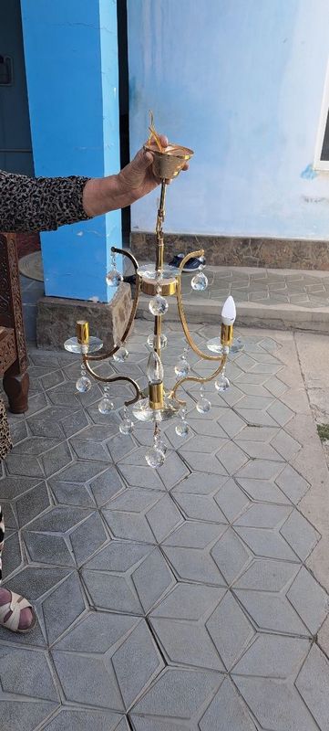 Люстра светит хорошо
