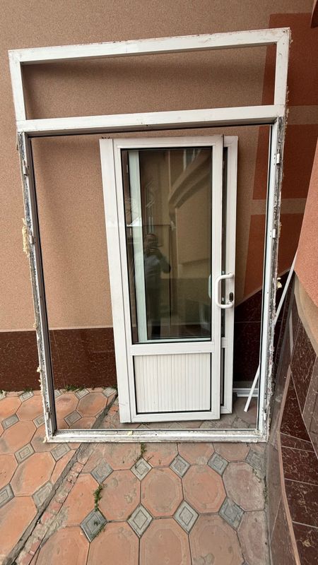 Дверь из алюминия Дверь из алюминия