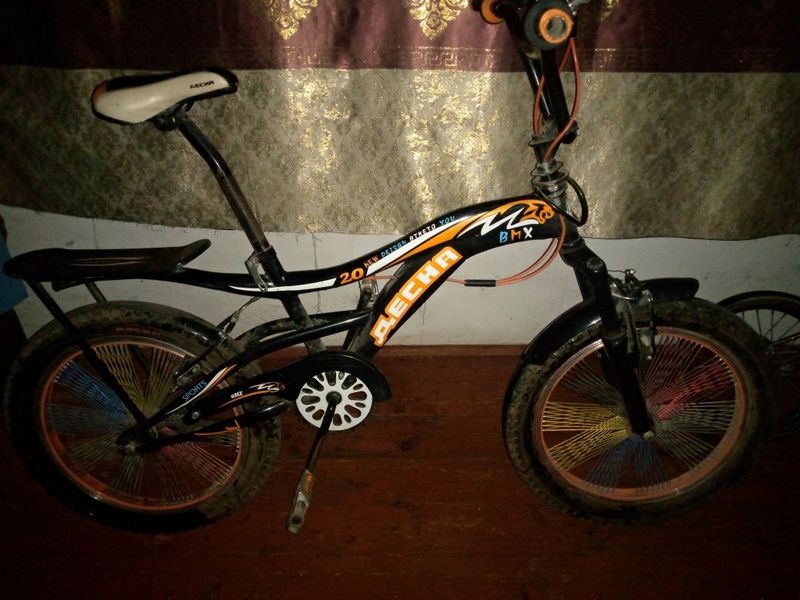 Velosiped yaxshi holatda Velosiped yaxshi holatda