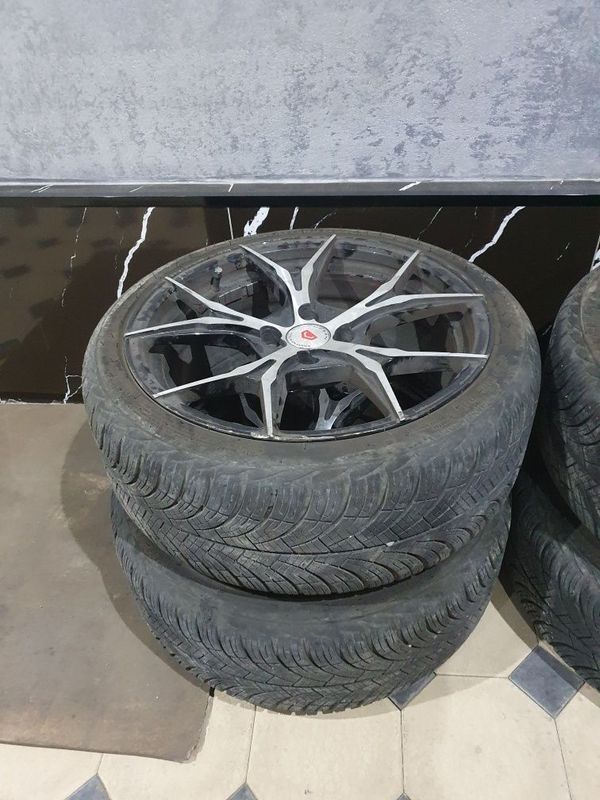 Vossen disk Sotiladi R17 yengi baloni bilan