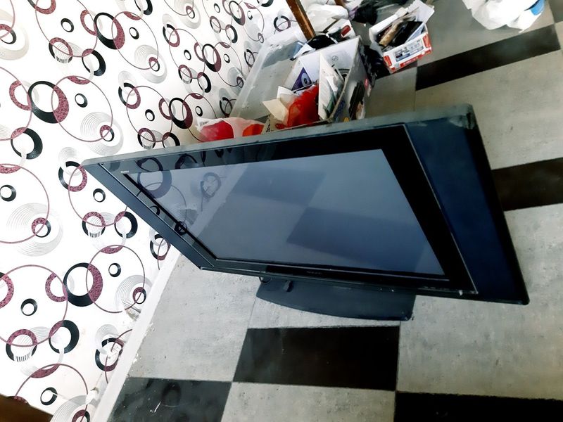 Televizor sotiladi xolati ajoyib Televizor sotiladi xolati ajoyib