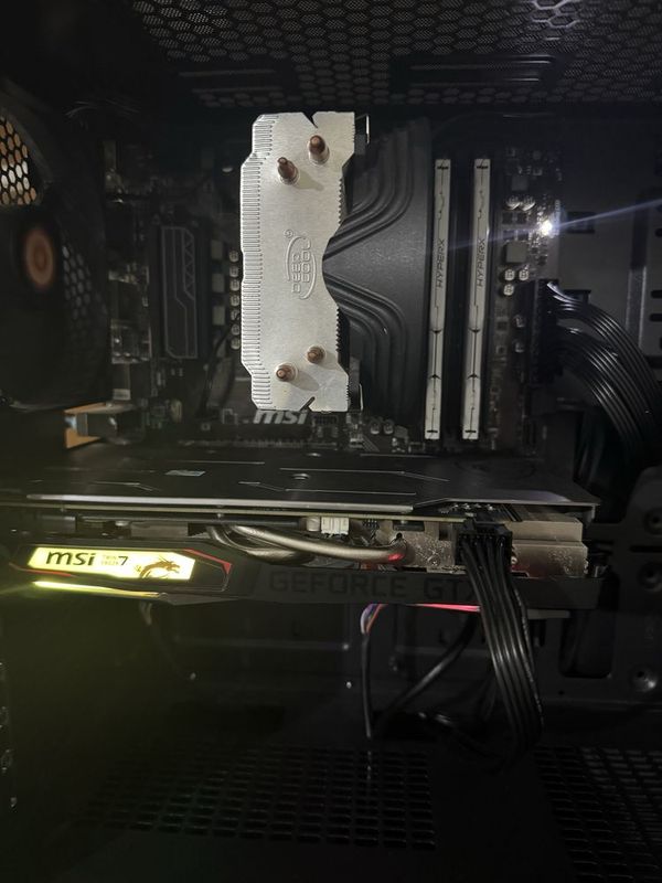 Видеокарта msi 1660 super Видеокарта msi 1660 super