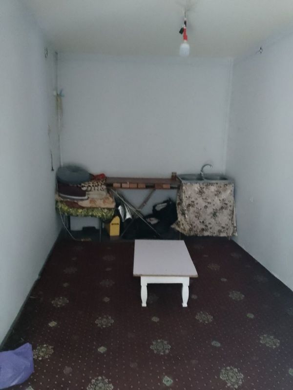 Чиланзар 19 1ый этаж 20м² 2 комнаты