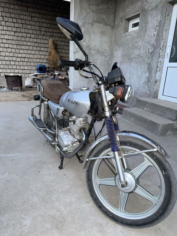 Mototsikl Lifan 125-5 sotiladi