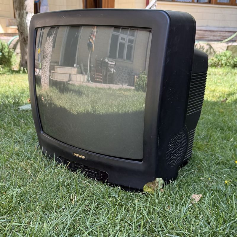 Televizor holati yahshi Televizor holati yahshi