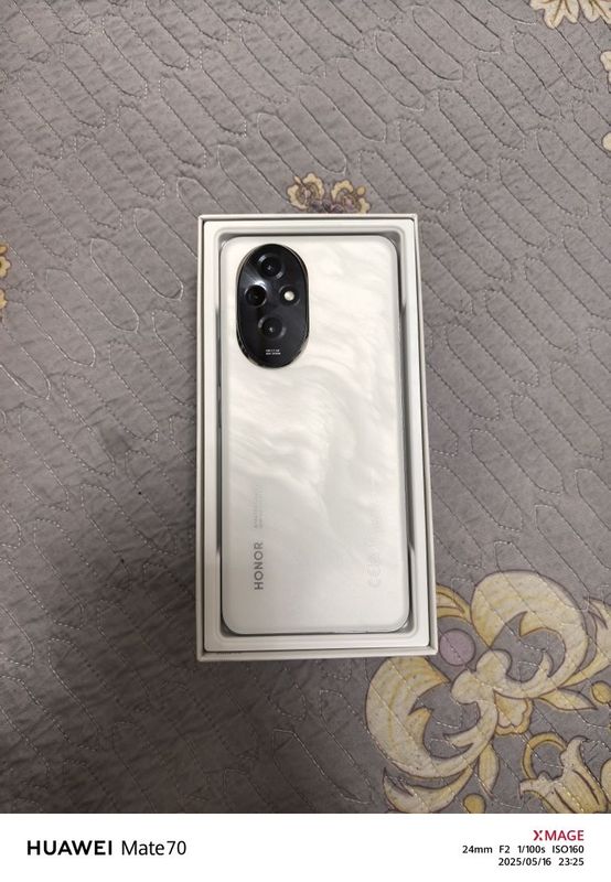 Honor 200 ideal holatda karobka full Honor 200 ideal holatda karobka full