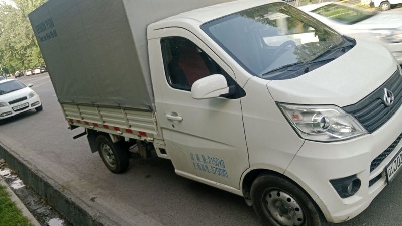 Чанган яхши юриб турган мошина Чанган яхши юриб турган мошина