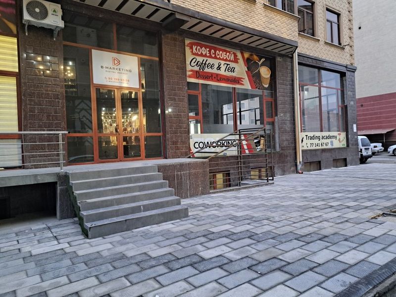 Продается нежилое помешения 246 кв.м. Потолки 4.50 м. Продается нежилое помешения 246 кв.м. Потолки 4.50 м.