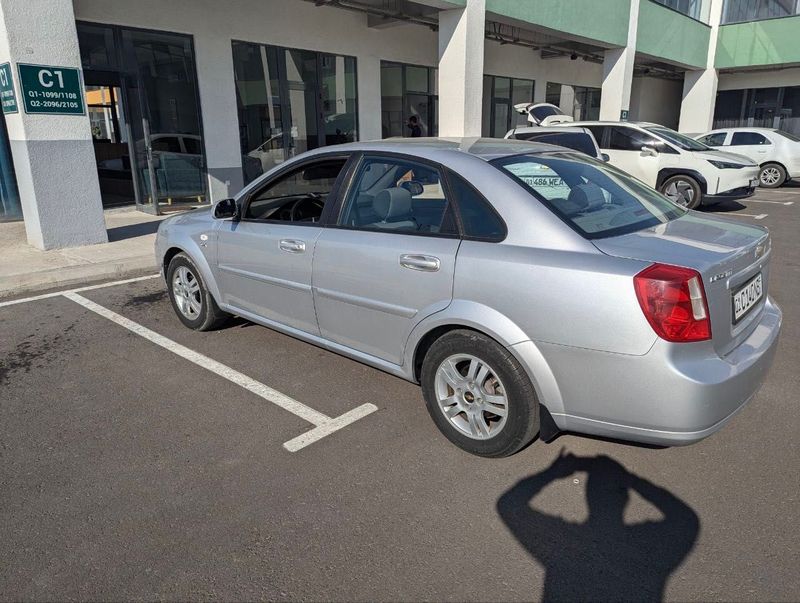 Chevrolet Lacetti 1.8 MT