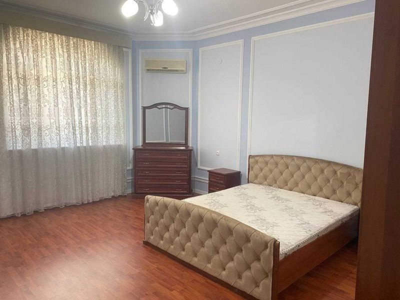 Сдам Евродом в Центре, метро Космонавтов, 5 комнат
