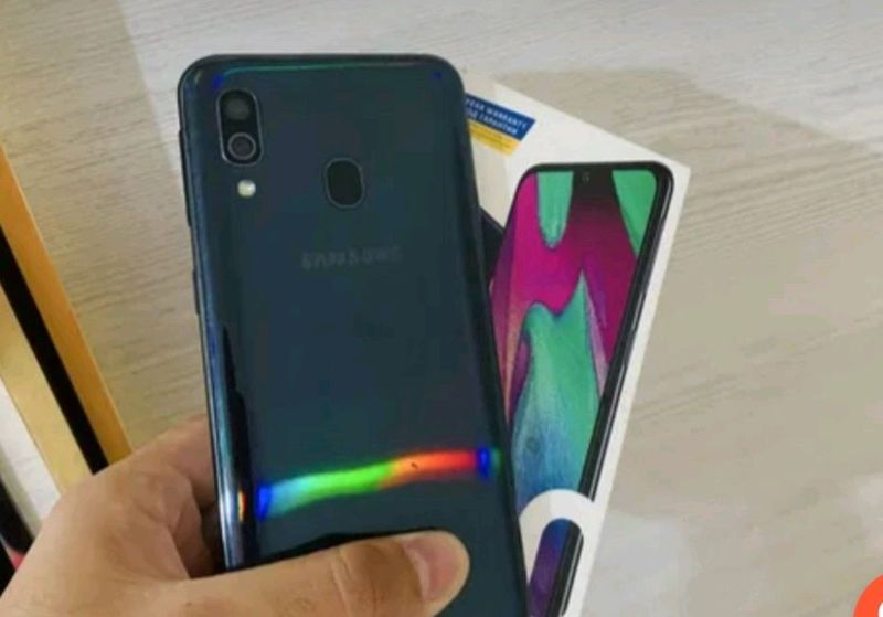 samsung A40 64GB holati yaxshi samsung A40 64GB holati yaxshi