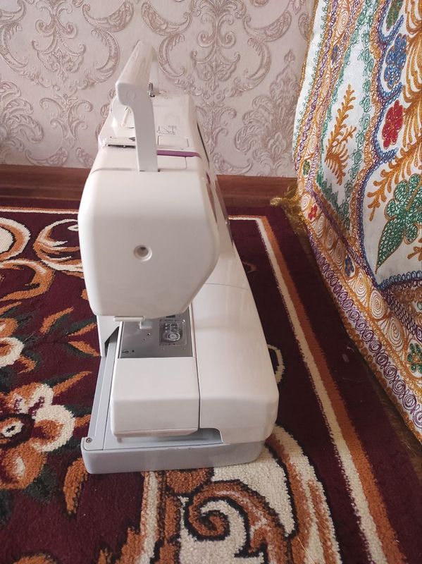 Продаётся вышивальная машина Janome 350