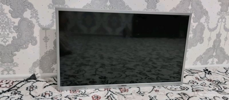 ikki xil koʻrinishdagi televizor sotiladi ikki xil koʻrinishdagi televizor sotiladi