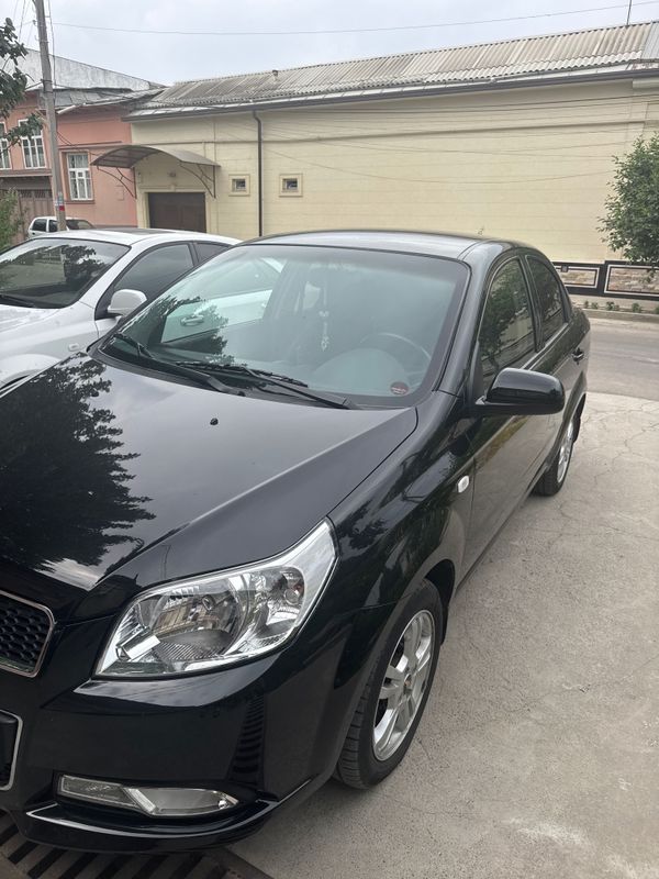 Nexia3 qora rang 2022 yil 36.000 yurgan kraska toza ideal xolatda Nexia3 qora rang 2022 yil 36.000 yurgan kraska toza ideal xolatda