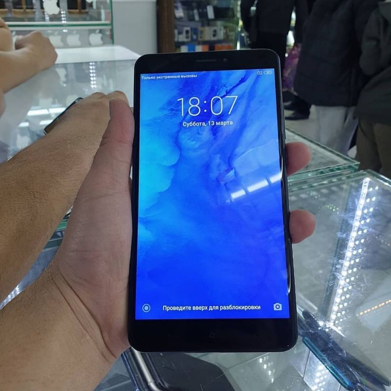 Mi Max 2 sotiladi Mi Max 2 sotiladi