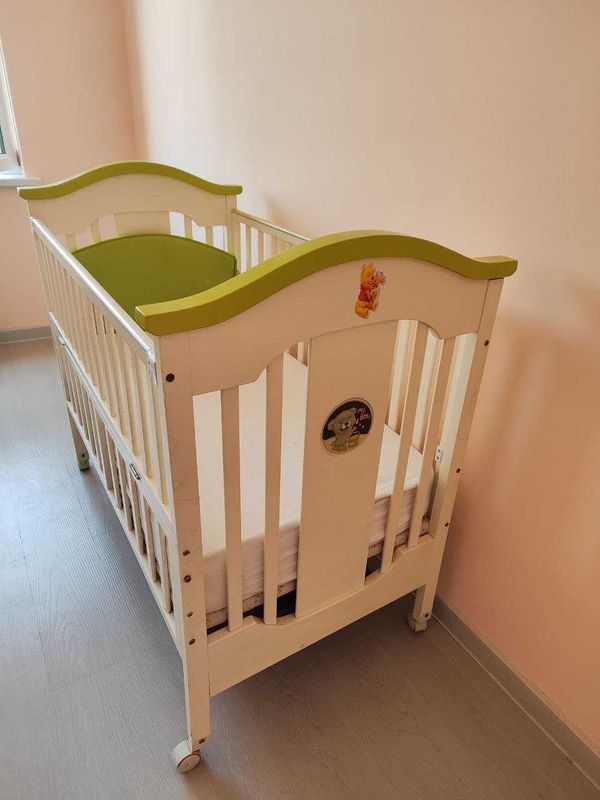 Срочно продаётся с матрасом Срочно продаётся с матрасом
